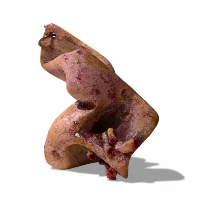 گردنبند دست‌ساز پاپیه ماشه با طرح انتزاعی و رنگ زرشکی و کرم، زیورآلات هنری خاص